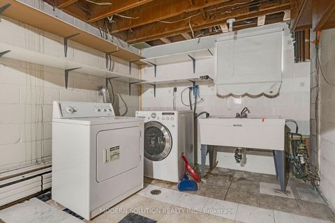 Photo 32 at 114 Elmcrest Road, West Deane, Toronto