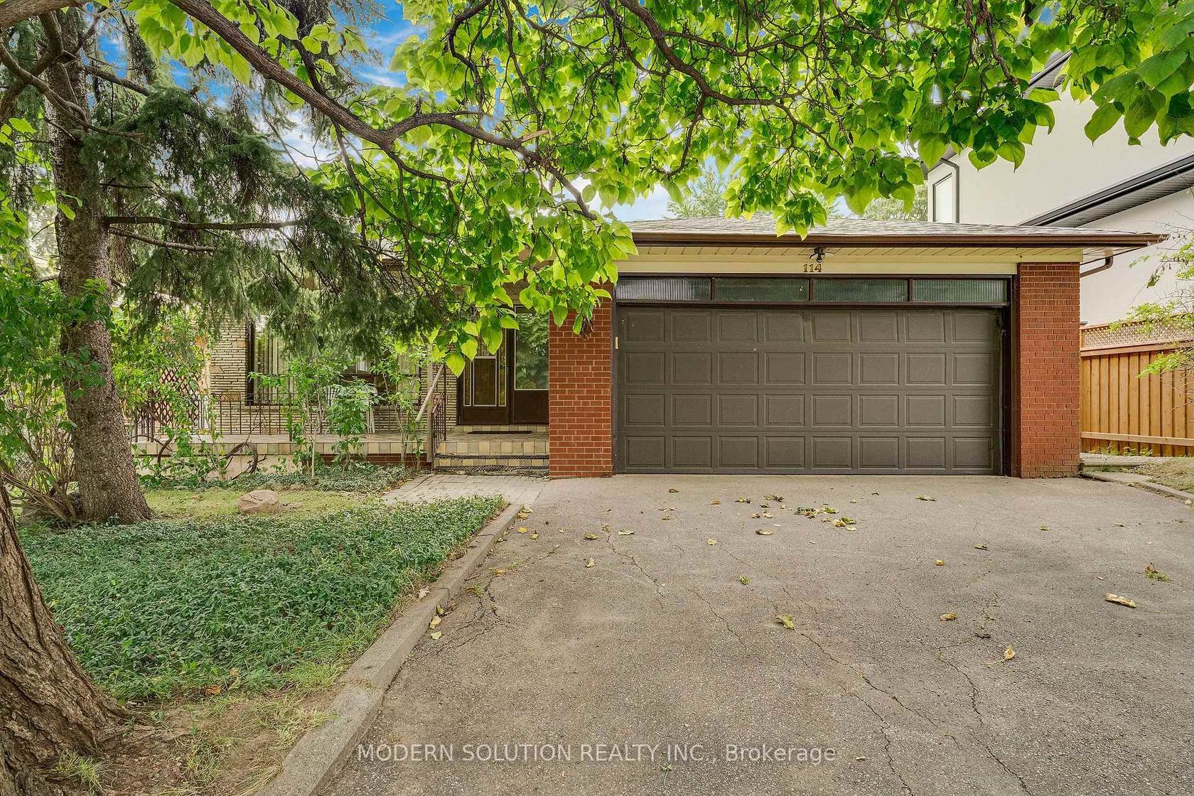 114 Elmcrest Road, West Deane, Toronto 
