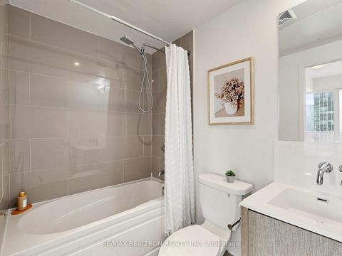 Photo 17 at 1504 - 88 Harbour Street, Waterfront Communities C1, Toronto