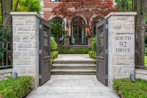 Photo 2 at 92 South Drive, Moore Park, Toronto