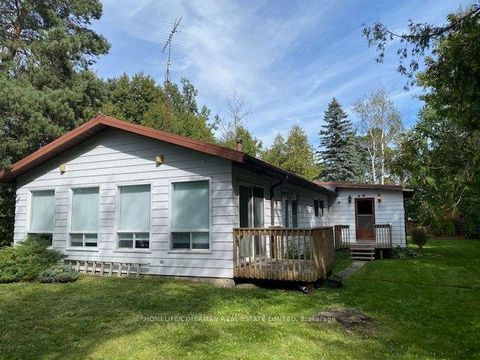 Photo 1 at 2151 Raynor Court, Alcona, Innisfil