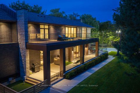 Photo 3 at 103 Old Colony Road, Windfields, Toronto