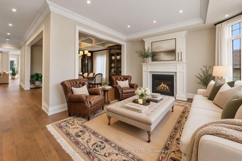 Photo 4 at 40 Sultana Avenue, Lawrence, Toronto