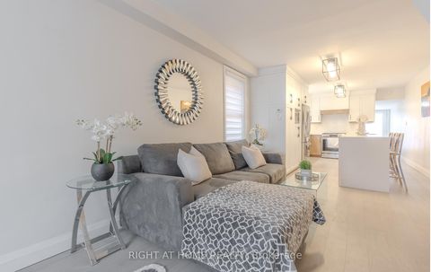 Photo 2 at 15 Hamstead Avenue, Lumsden, Toronto