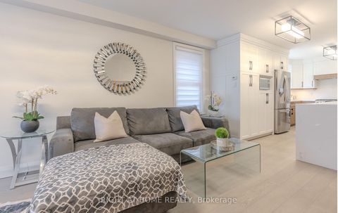 Photo 6 at 15 Hamstead Avenue, Lumsden, Toronto