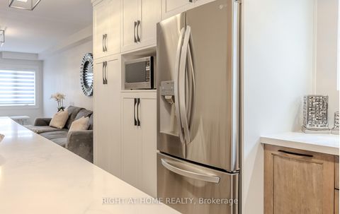 Photo 9 at 15 Hamstead Avenue, Lumsden, Toronto