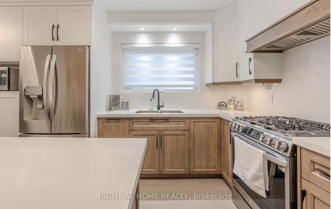 Photo 11 at 15 Hamstead Avenue, Lumsden, Toronto