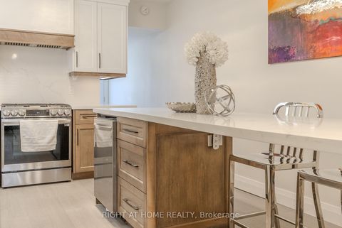 Photo 16 at 15 Hamstead Avenue, Lumsden, Toronto