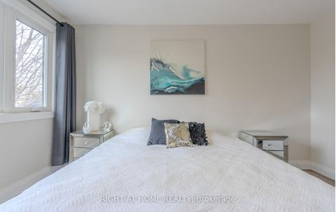Photo 19 at 15 Hamstead Avenue, Lumsden, Toronto