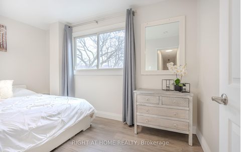 Photo 24 at 15 Hamstead Avenue, Lumsden, Toronto