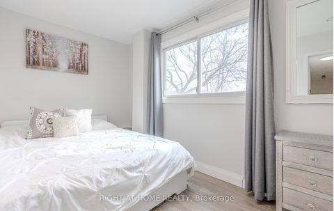 Photo 26 at 15 Hamstead Avenue, Lumsden, Toronto