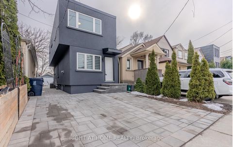 Photo 31 at 15 Hamstead Avenue, Lumsden, Toronto