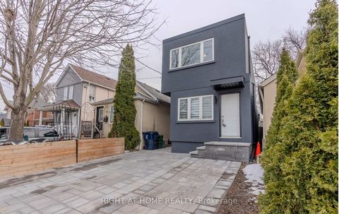 Photo 32 at 15 Hamstead Avenue, Lumsden, Toronto