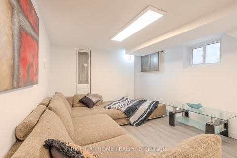 Photo 38 at 15 Hamstead Avenue, Lumsden, Toronto