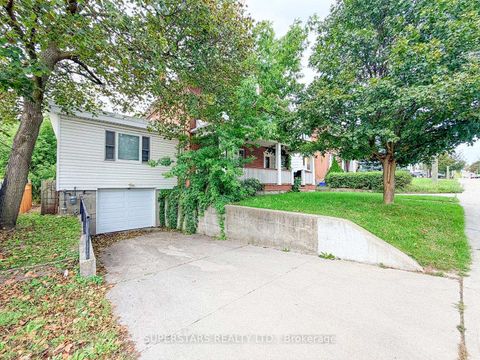 Photo 1 at 74 Toronto Street, City Centre, Barrie