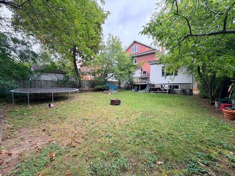 Photo 4 at 74 Toronto Street, City Centre, Barrie