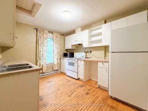 Photo 6 at 74 Toronto Street, City Centre, Barrie
