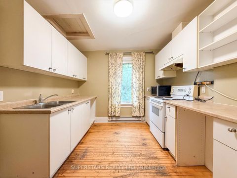 Photo 7 at 74 Toronto Street, City Centre, Barrie