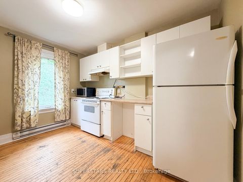 Photo 8 at 74 Toronto Street, City Centre, Barrie