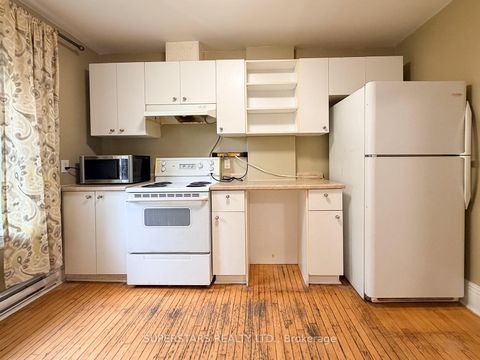 Photo 9 at 74 Toronto Street, City Centre, Barrie