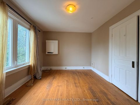 Photo 13 at 74 Toronto Street, City Centre, Barrie