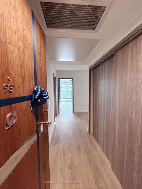 Photo 2 at 931 - 3 Concord City Place Way, Waterfront Communities C1, Toronto