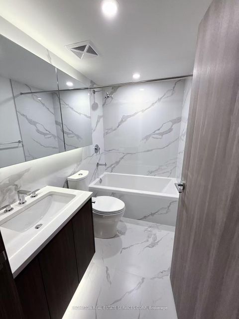 Photo 3 at 931 - 3 Concord City Place Way, Waterfront Communities C1, Toronto