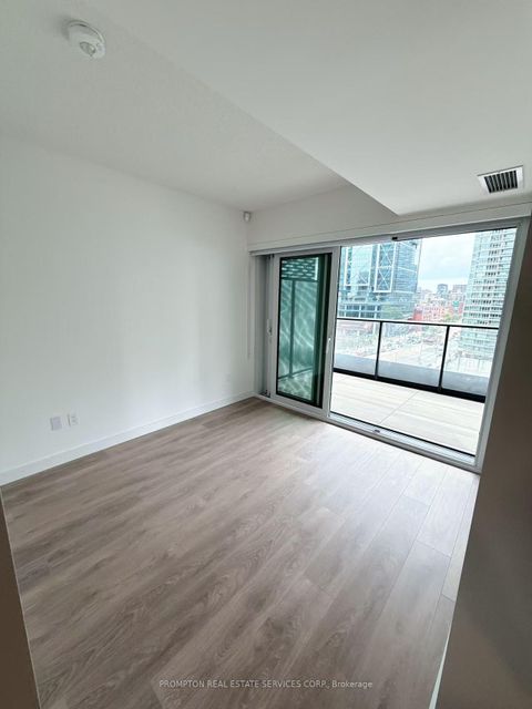 Photo 6 at 931 - 3 Concord City Place Way, Waterfront Communities C1, Toronto