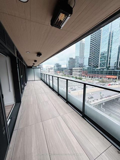 Photo 10 at 931 - 3 Concord City Place Way, Waterfront Communities C1, Toronto