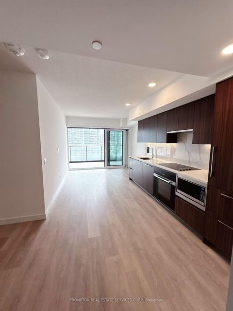 Photo 13 at 931 - 3 Concord City Place Way, Waterfront Communities C1, Toronto
