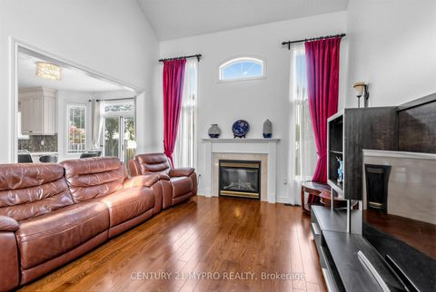Photo 12 at 250 Summeridge Drive, Patterson, Vaughan