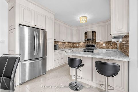 Photo 18 at 250 Summeridge Drive, Patterson, Vaughan