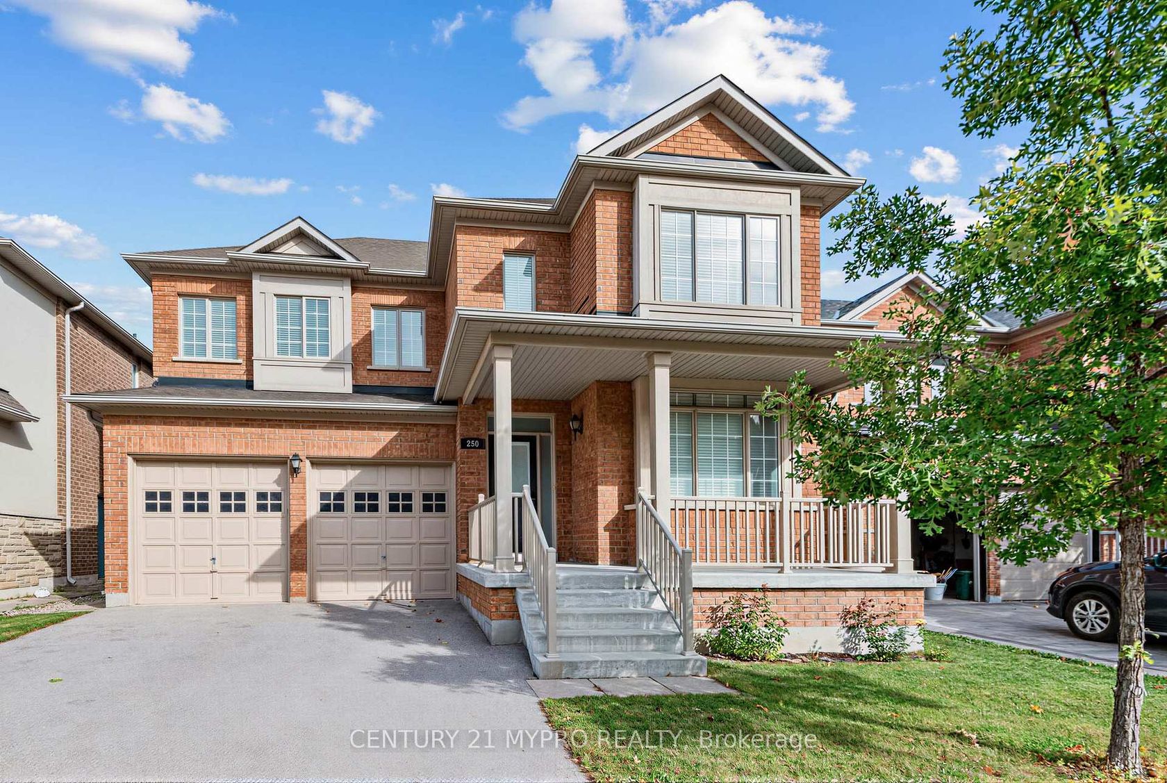250 Summeridge Drive, Patterson, Vaughan photo number 2