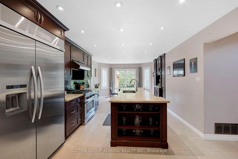 Photo 16 at 26 Albery Crescent, Aurora Highlands, Aurora