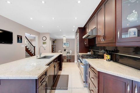 Photo 19 at 26 Albery Crescent, Aurora Highlands, Aurora