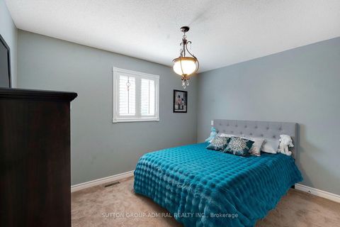 Photo 33 at 26 Albery Crescent, Aurora Highlands, Aurora