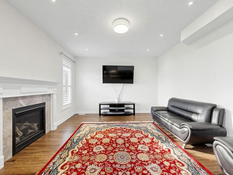 Photo 9 at 16 Mercury Avenue, Keswick South, Georgina