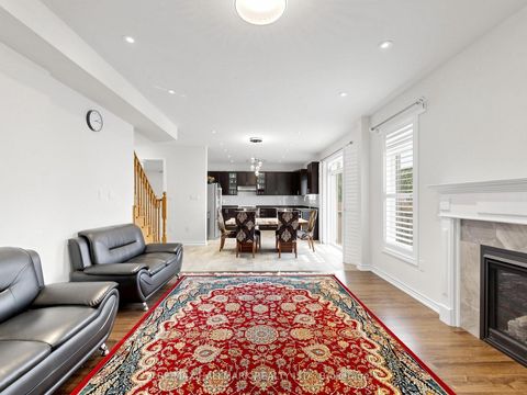 Photo 11 at 16 Mercury Avenue, Keswick South, Georgina