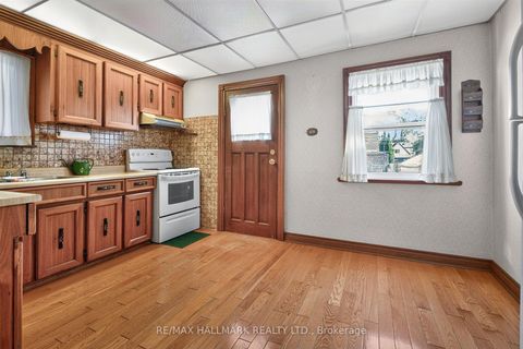 Photo 10 at 631 Lauder Avenue, Oakwood Village, Toronto