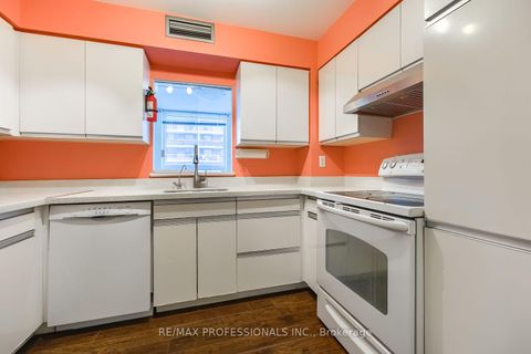 Photo 8 at 207 - 11 Thorncliffe Pk Drive, Thorncliffe Park, Toronto