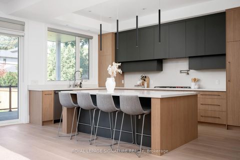 Photo 13 at 34 Edgecroft Road, Queensway, Toronto