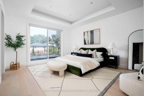 Photo 22 at 34 Edgecroft Road, Queensway, Toronto