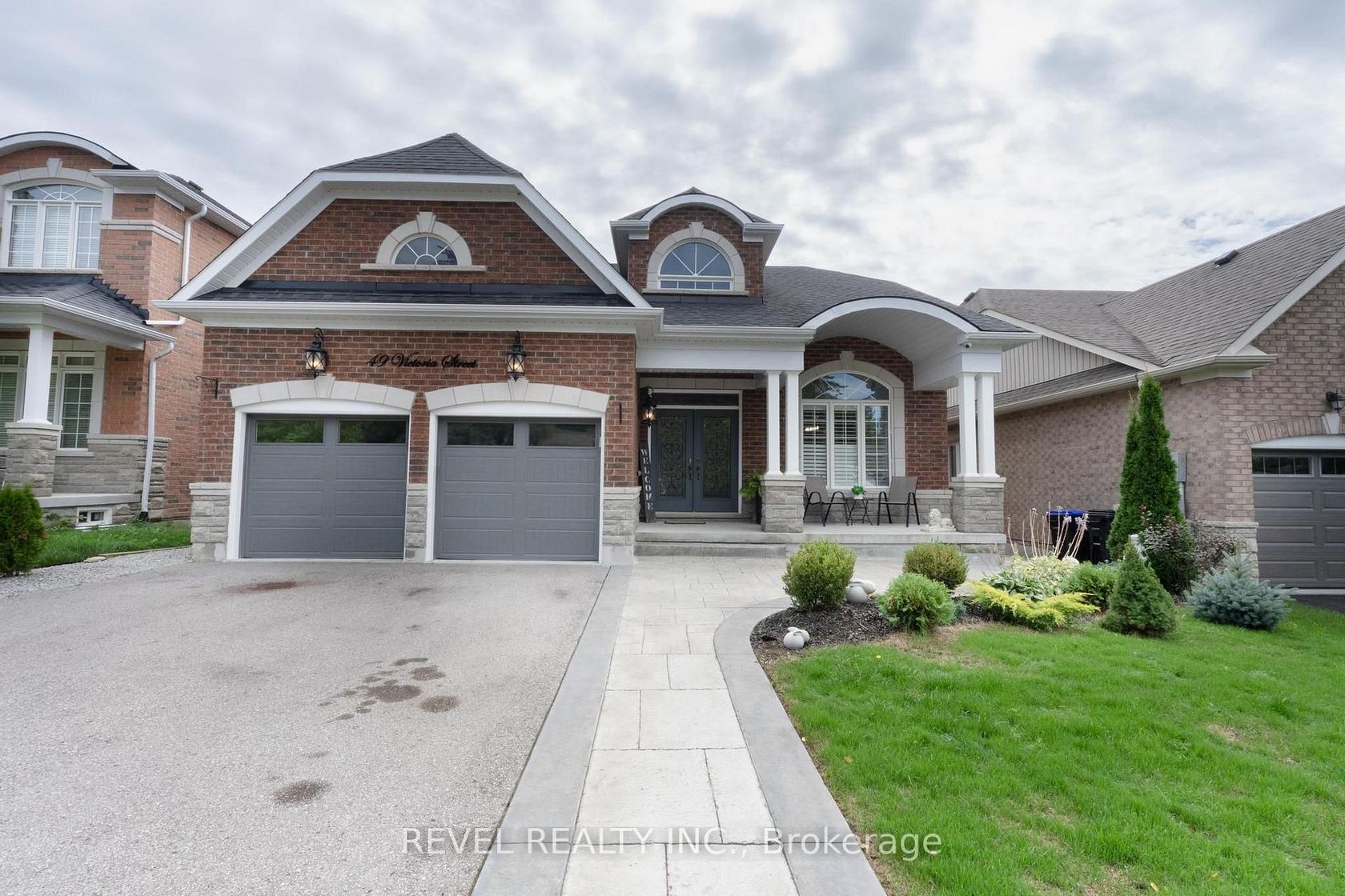 49 Victoria Street E, Cookstown, Innisfil photo number 2