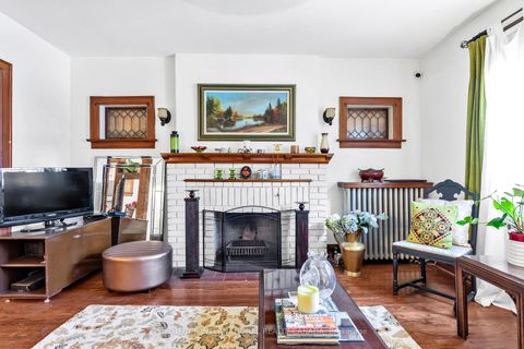 Photo 2 at 36 Hadley Road, Mount Pleasant East, Toronto