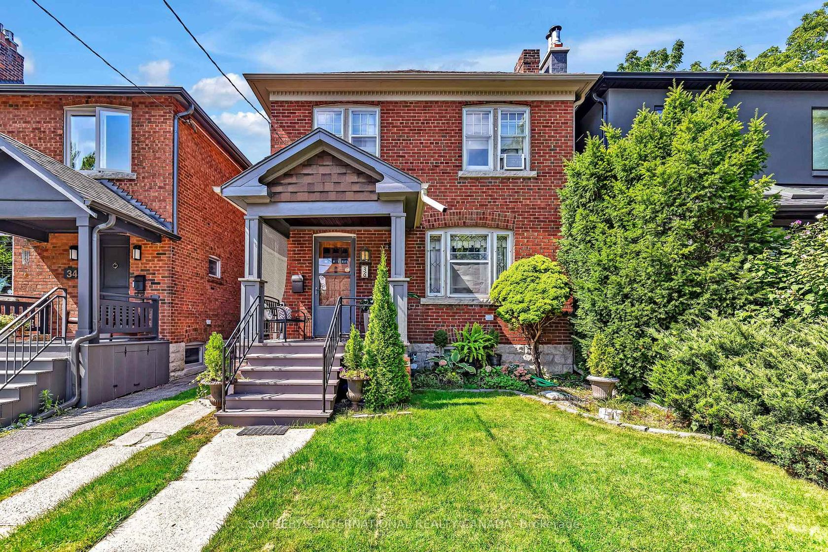 36 Hadley Road, Mount Pleasant East, Toronto 