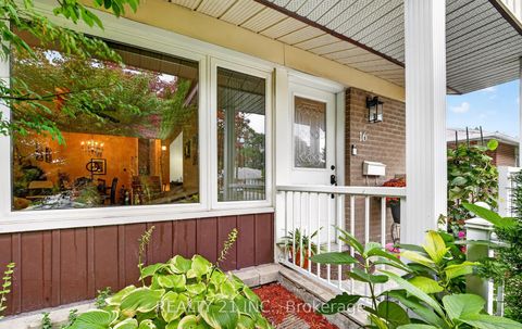 Photo 2 at 16 Baltray Crescent, Donalda, Toronto