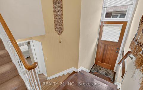 Photo 10 at 16 Baltray Crescent, Donalda, Toronto