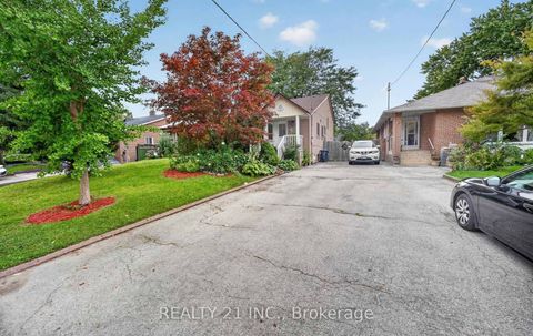 Photo 31 at 16 Baltray Crescent, Donalda, Toronto