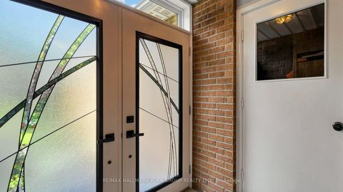 Photo 2 at 45 Pinnacle Road, Windfields, Toronto