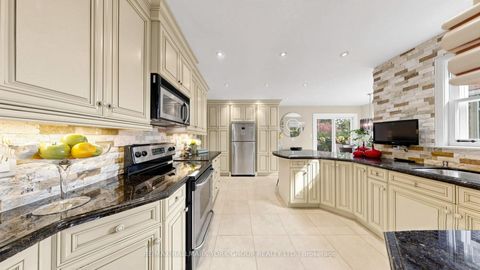 Photo 10 at 45 Pinnacle Road, Windfields, Toronto